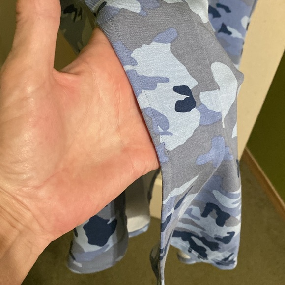 Cream , leopard print beautiful diff shades of blue. Ptp 20 length 40. Denmark - Picture 3 of 6